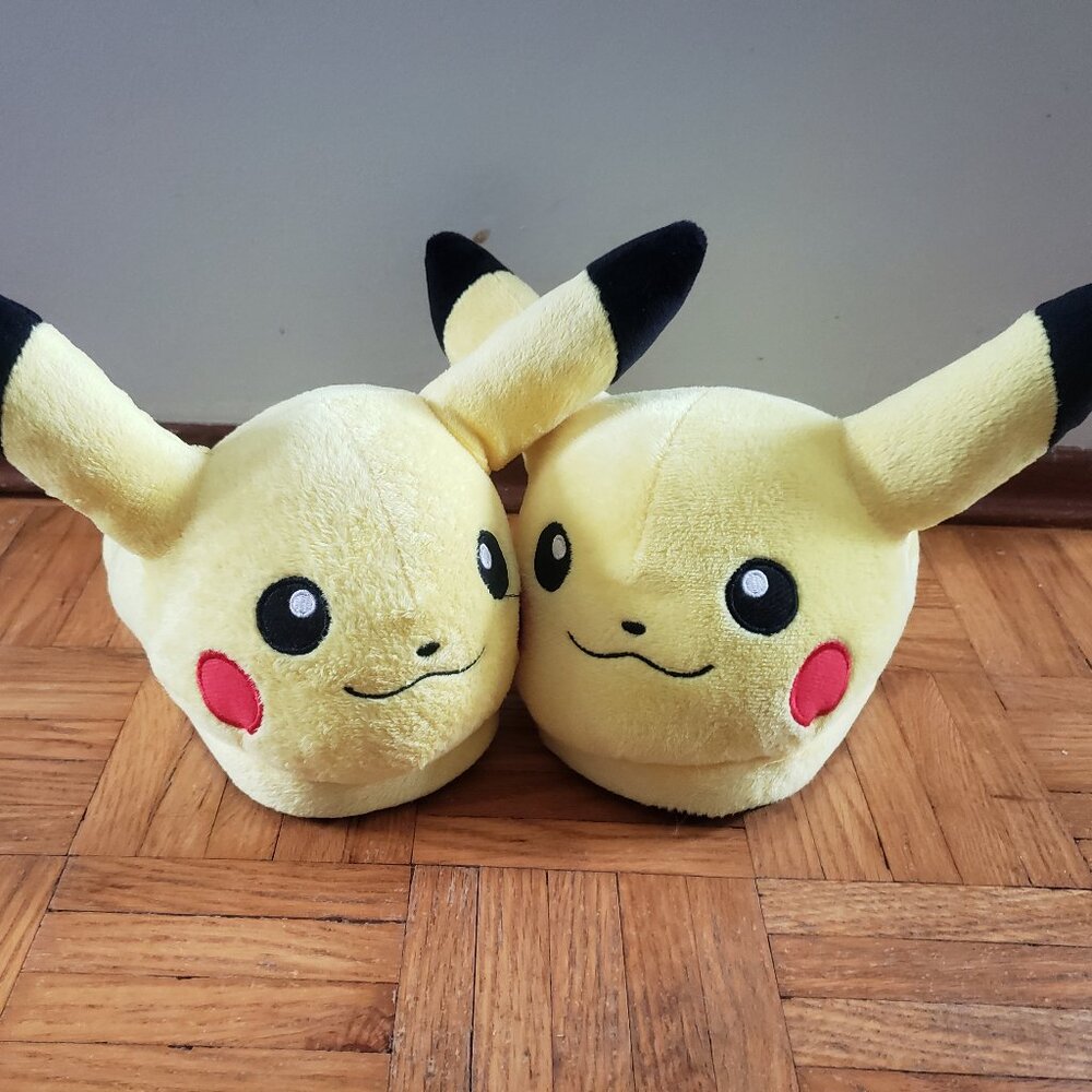 Pokemon Pikachu Slippers Slides Size S